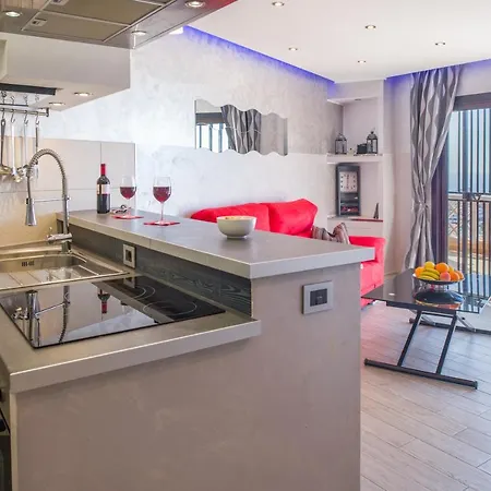 109 Penthouse , Incredible View, Marco 아파트호텔 3*