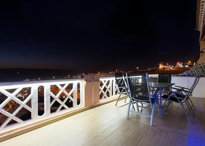 Lägenhetshotell 109 Penthouse , Incredible View, Marco