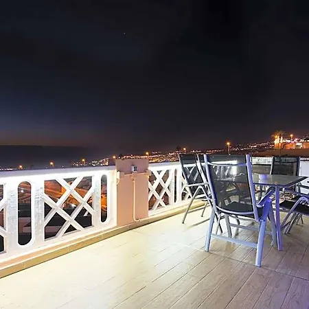 アパートホテル 109 Penthouse , Incredible View, Marco 3*